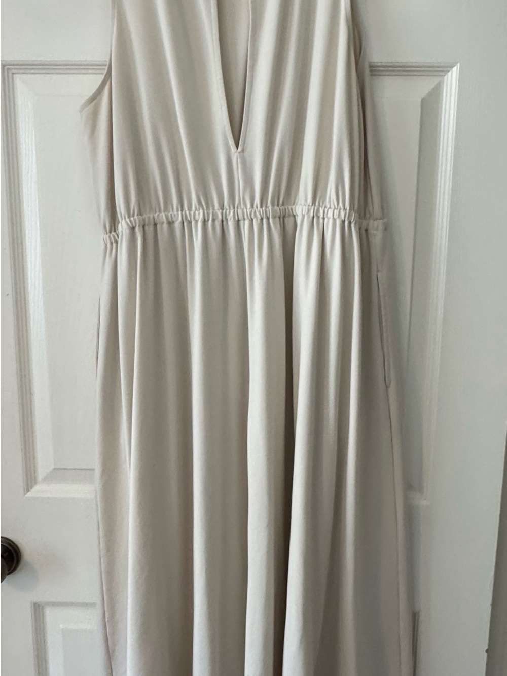 Banana Republic Cream Maxi with Cutout Back - Picture 5 of 8